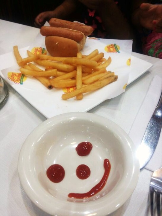 The kids meal came with a ketchup smiley :))